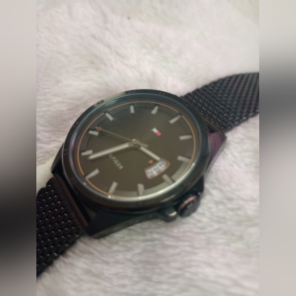 Men's Black Tommy Hilfiger Watch - Picture 9 of 10